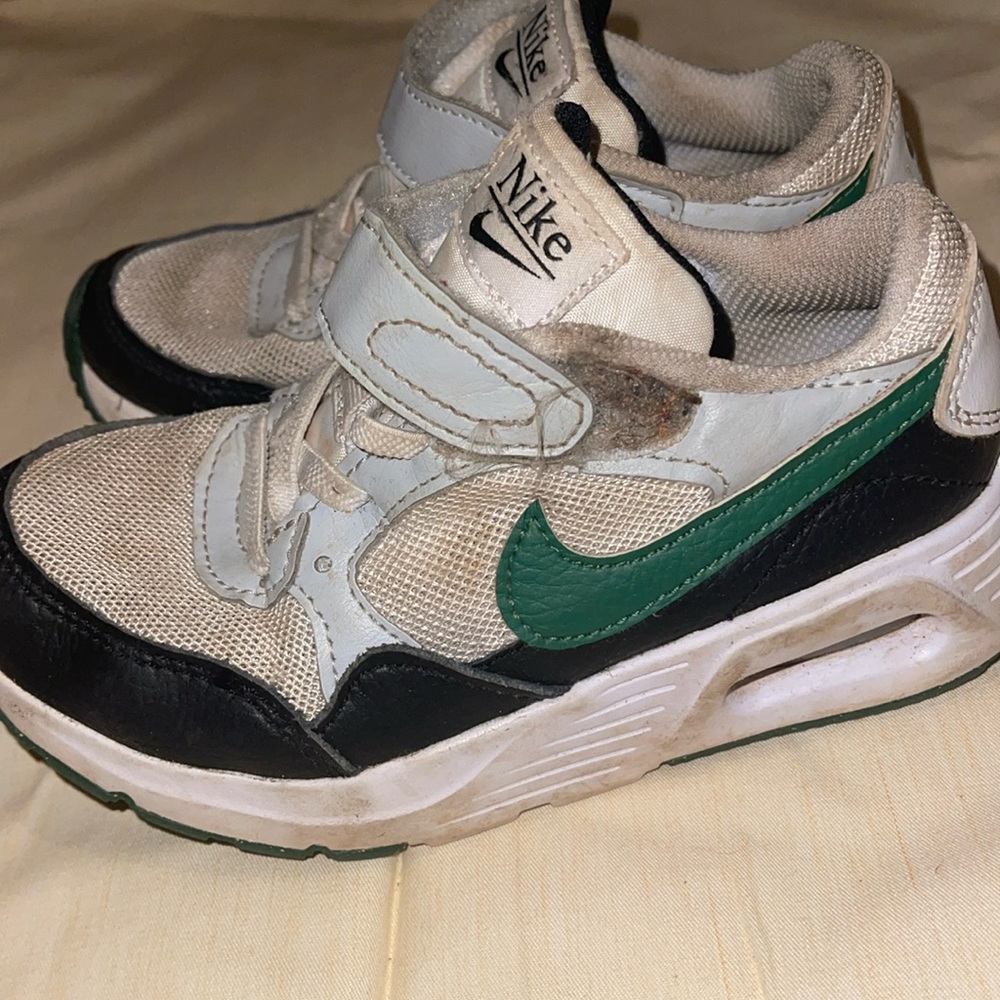Boys Nike shoes size 11.5c